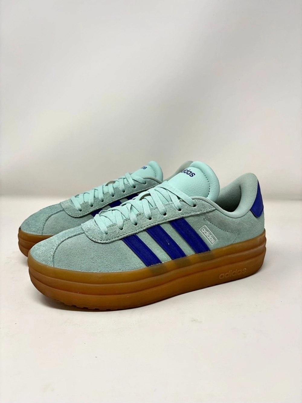 adidas Handball Spezial Sneakers in mint & Blue women’s US 8